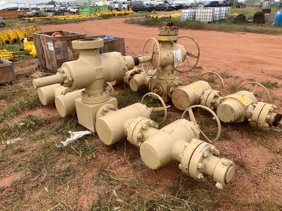 Used (2) 4-1/16 10k Fluid Crosses w/ (10) 4-1/16 5k Gate Valves