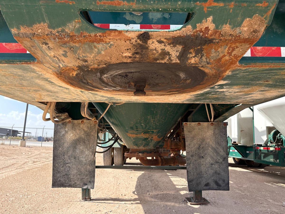Used 2-pod T/A dry bulk tank trailer