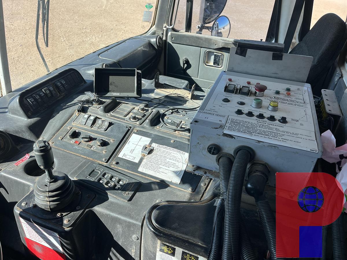 Used 2018 AUTOCAR XPEDITOR T/A 29YD CAB OVER TRASH TRUCK