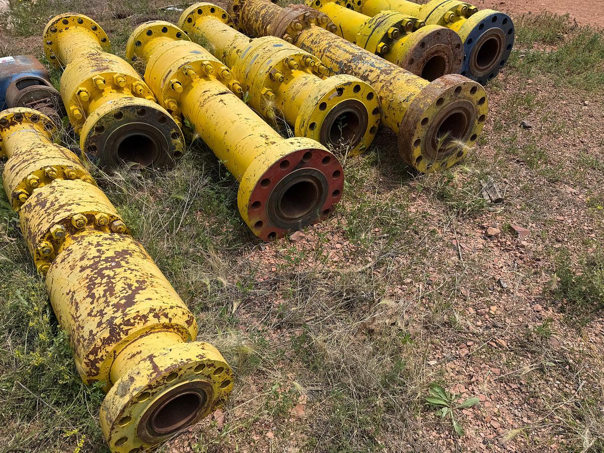 Used (13) 7-1/16” 10M 2’ THRU 5’ SPOOLS