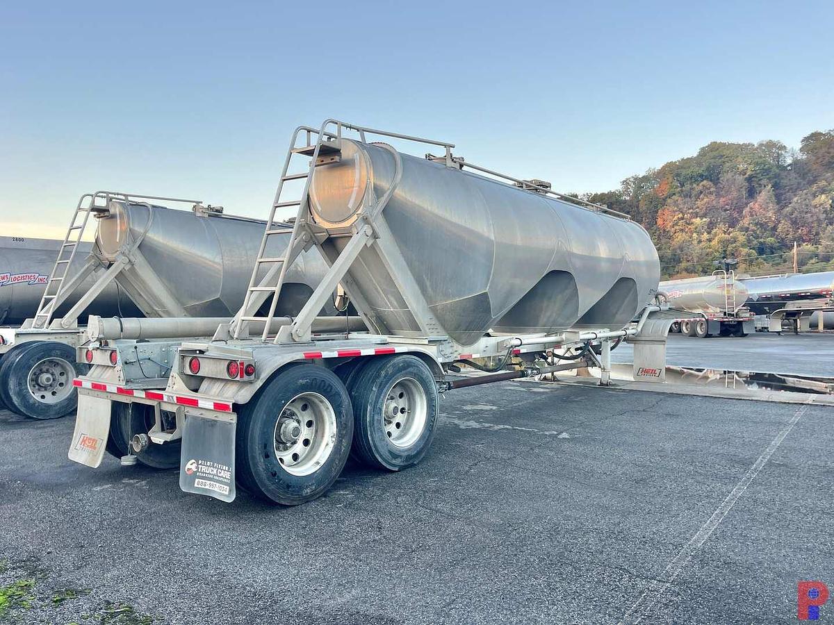 Used 2017 HEIL  1040 CU. FT T/A DRY BULK PNEUMATIC TRAILER