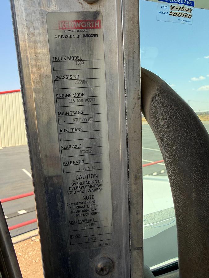 Used 2009 KENWORTH T800 TRI-AXLE HEAVY HAUL DAYCAB TRUCK