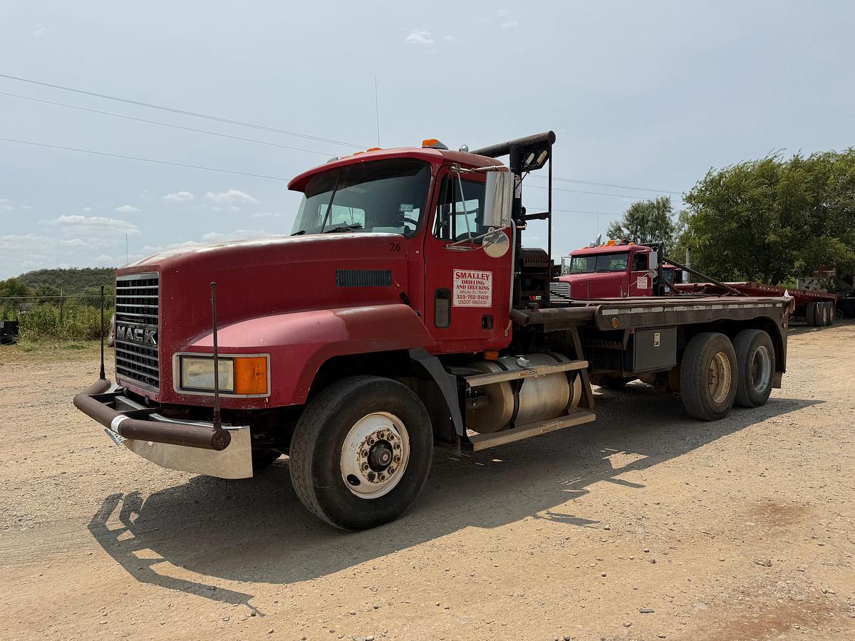 Used 2000 MACK CH612 T/A DAYCAB GIN POLE TRUCK