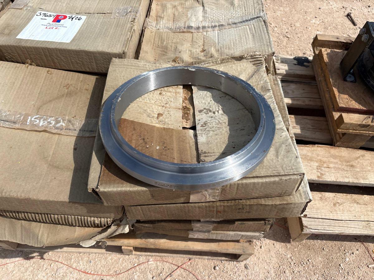 Used (2 pallets) w/ 80+ 7-1/16” 10M flange gaskets
