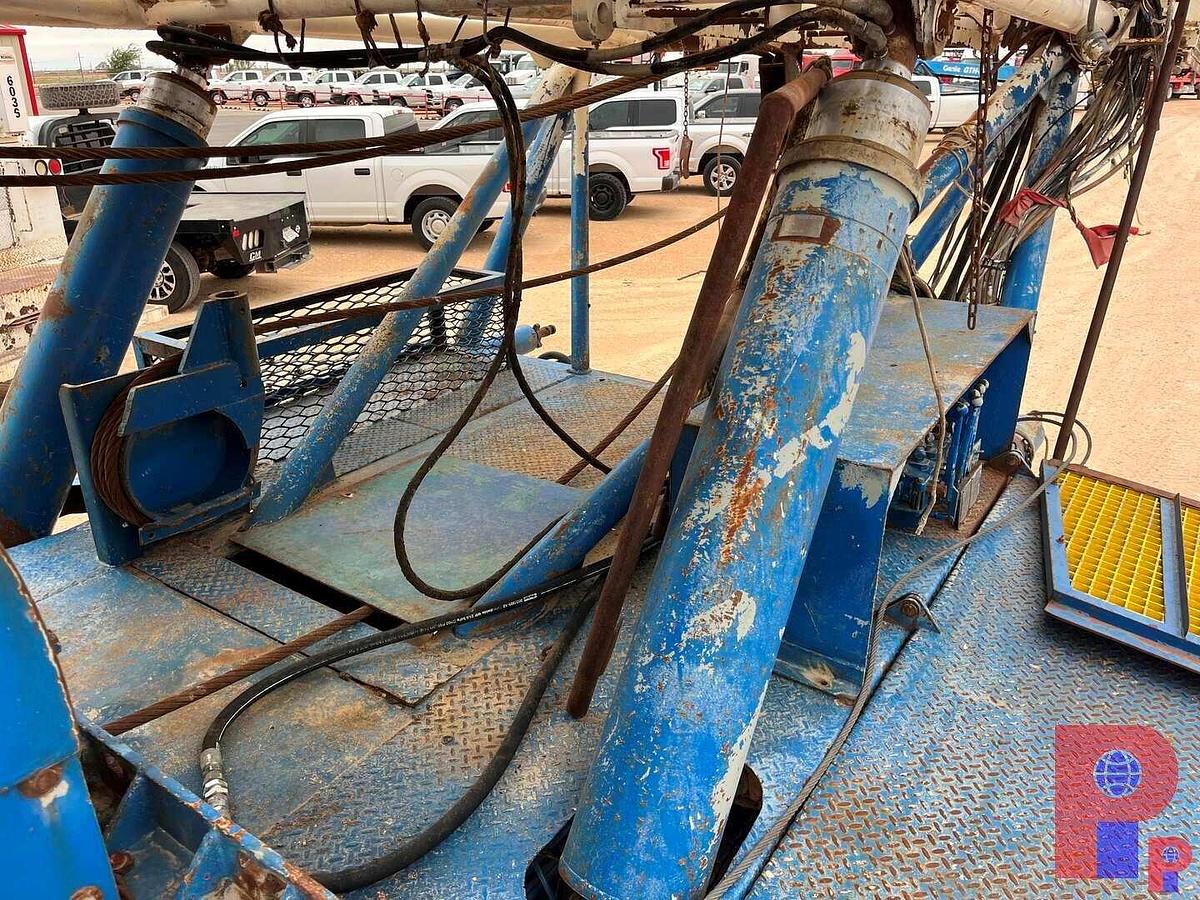 Used FRANKS 1287/160 BACK IN WELL SERVICE RIG MTD ON 5-AXLE CARRIER