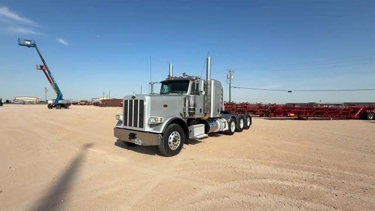 Used 2013 PETERBILT 388 TRI AXLE SLEEPER HAUL TRUCK