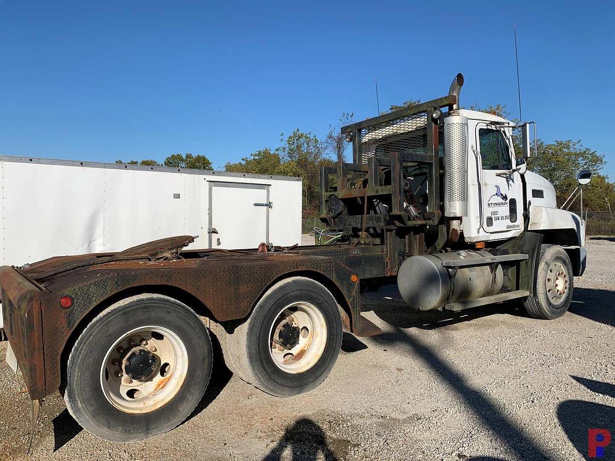 Used 2002 MACK CH612 WINCH TRUCK