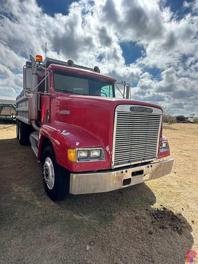 Used 1992 Freightliner FLD120 Tandem Axle Dump Truck