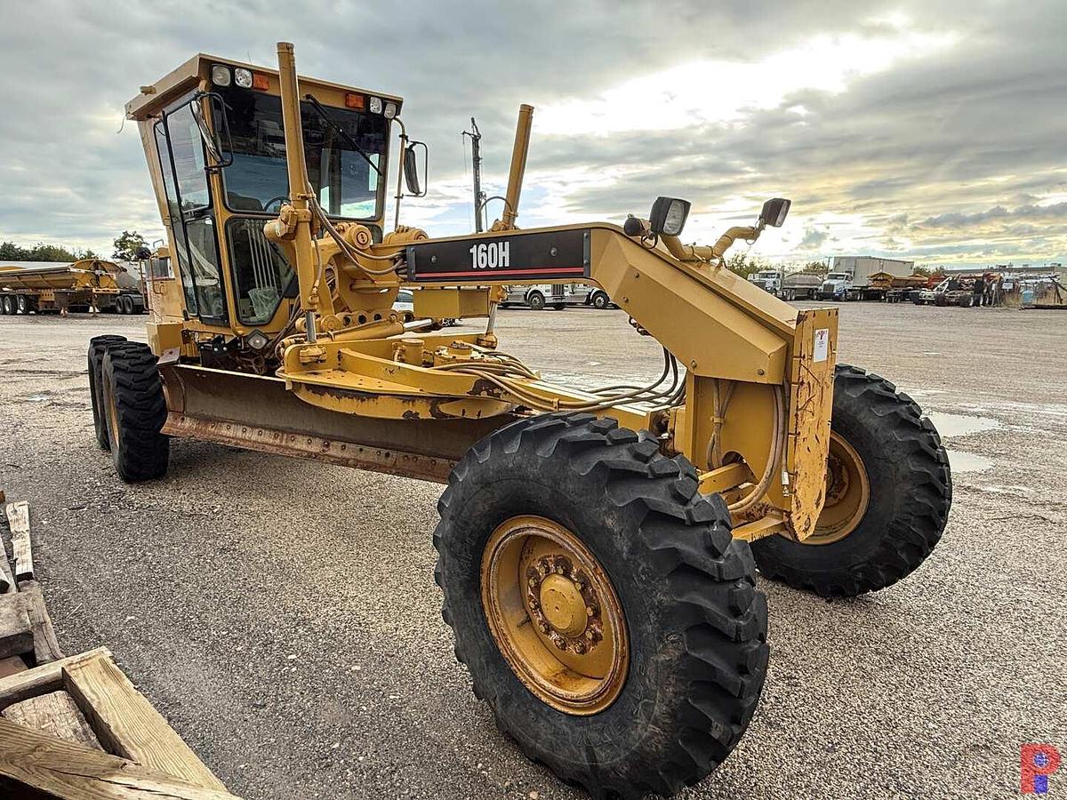 Used 1995 CATERPILLAR 160H MOTOR GRADER