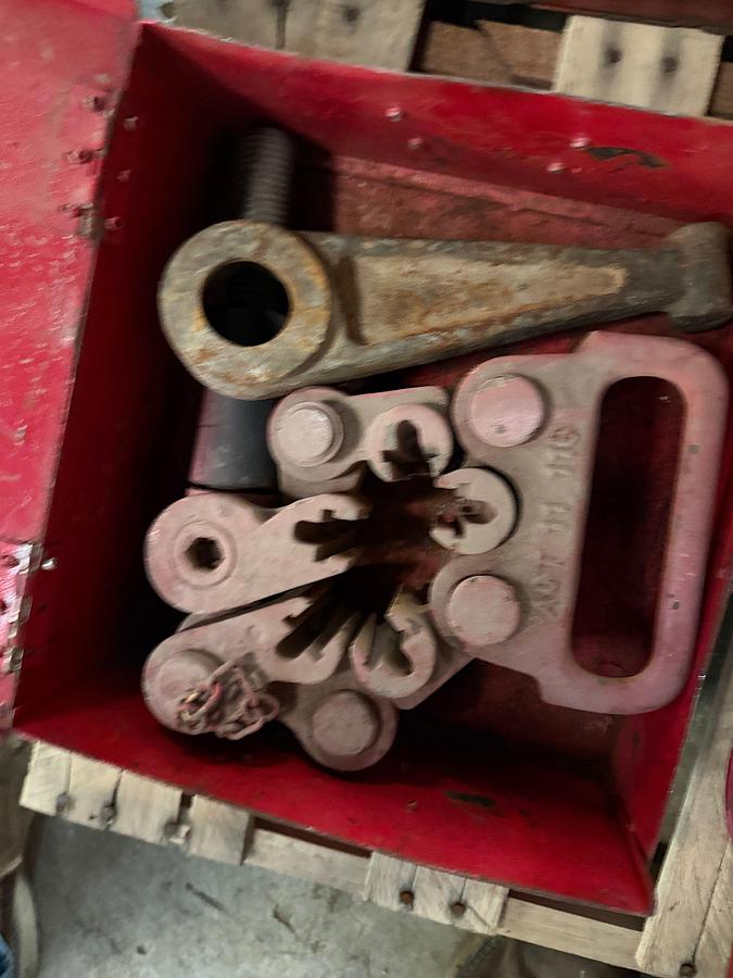 Used (6 x $) TYPE T & C SAFETY CLAMPS