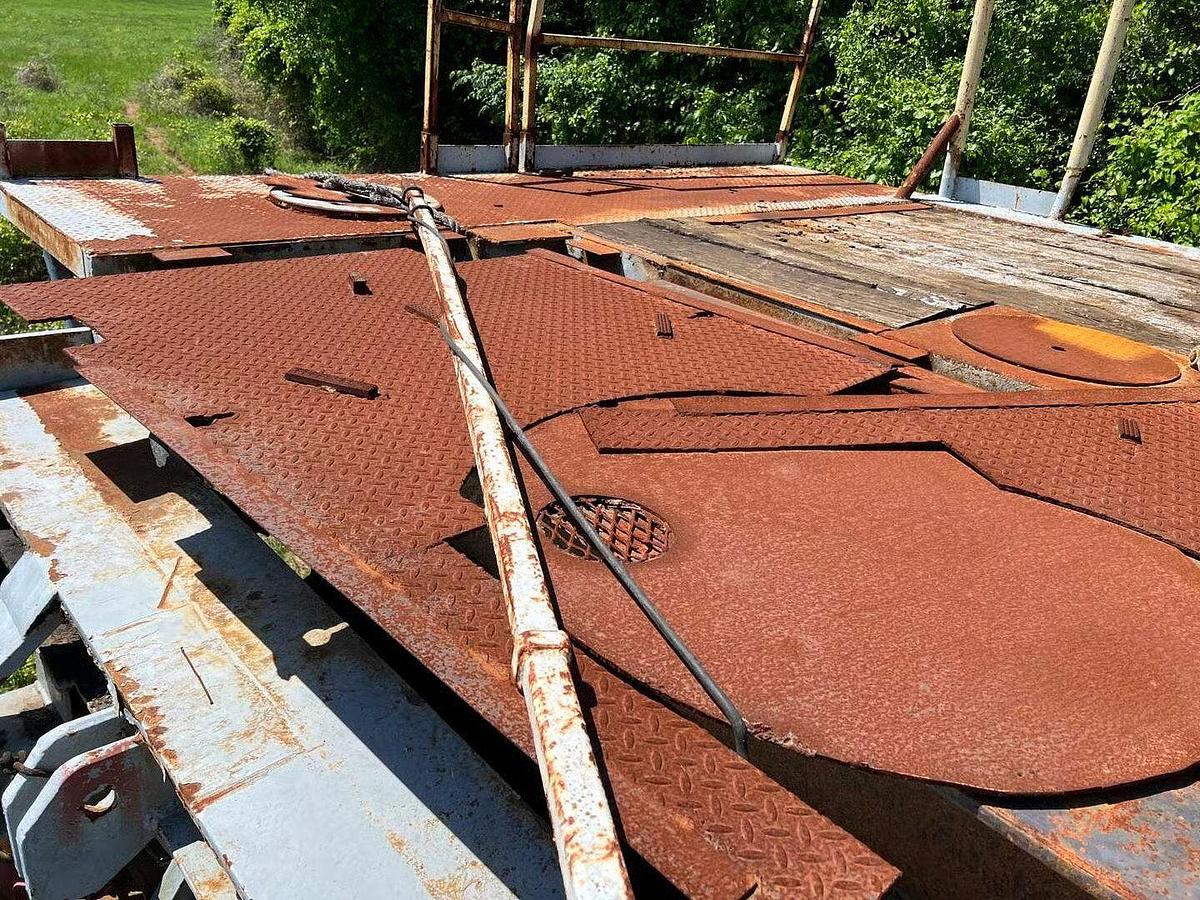 Used SPENCER-HARRIS MODEL 7000 TRAILER MTD DRILLING RIG & 14'L X 8'T X 16'W SUBSTRUCTURE W/ RAMP