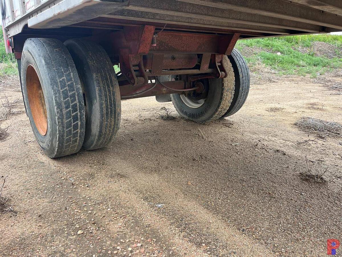 Used 1985 ROAD SYSTEMS 26’ S/A VAN CARGO TRAILER