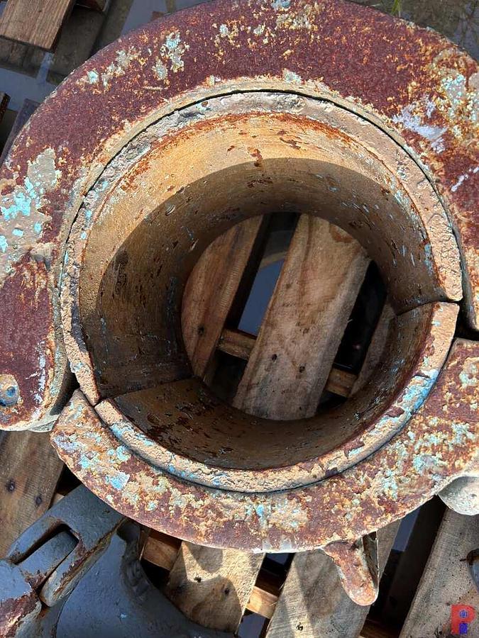 Used 11” SIDE DOOR CASING ELEVATOR W/ 9-5/8” BUSHING