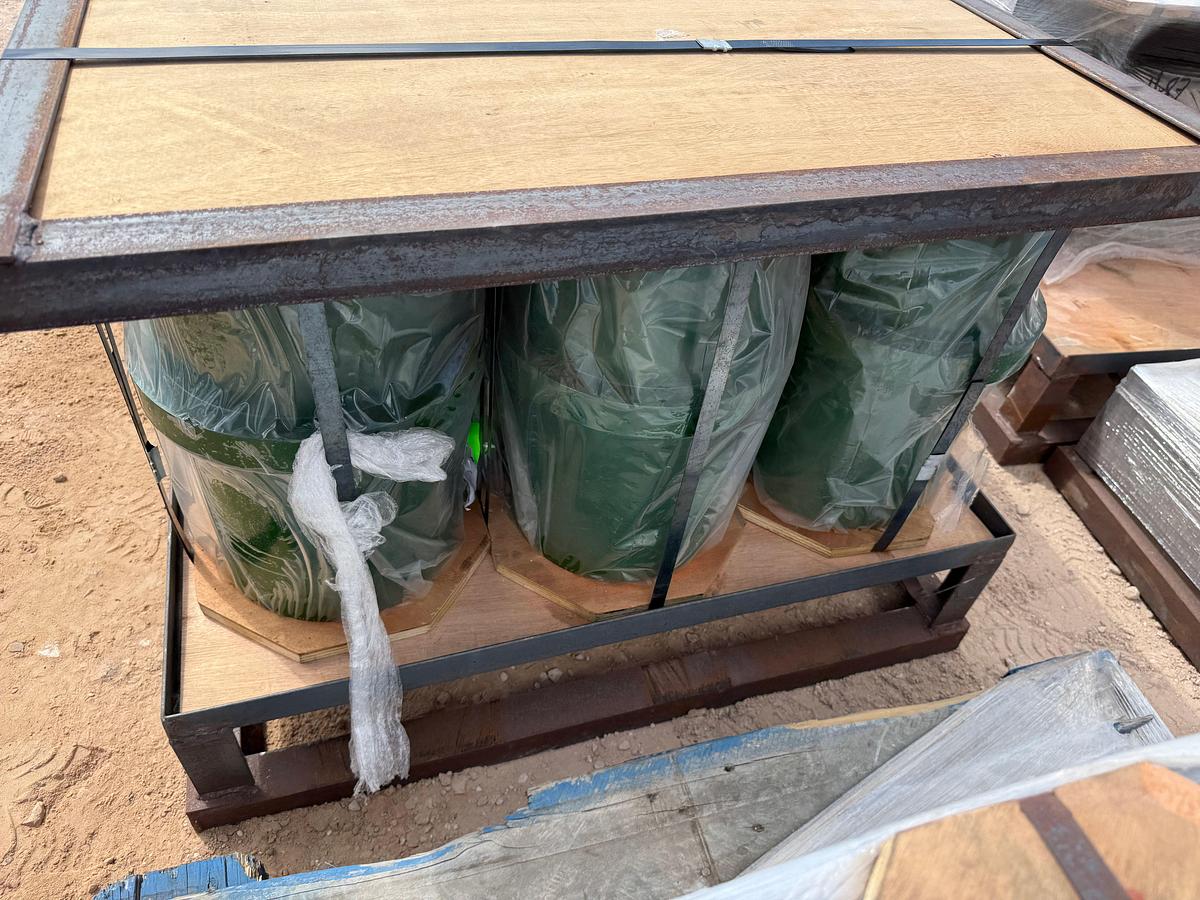 Used PALLET W/ (7) UNUSED 6-1/2” ZIRCONIA BLAK-JAK FC-1600 & (1) 4-1/2” PUMP LINERS