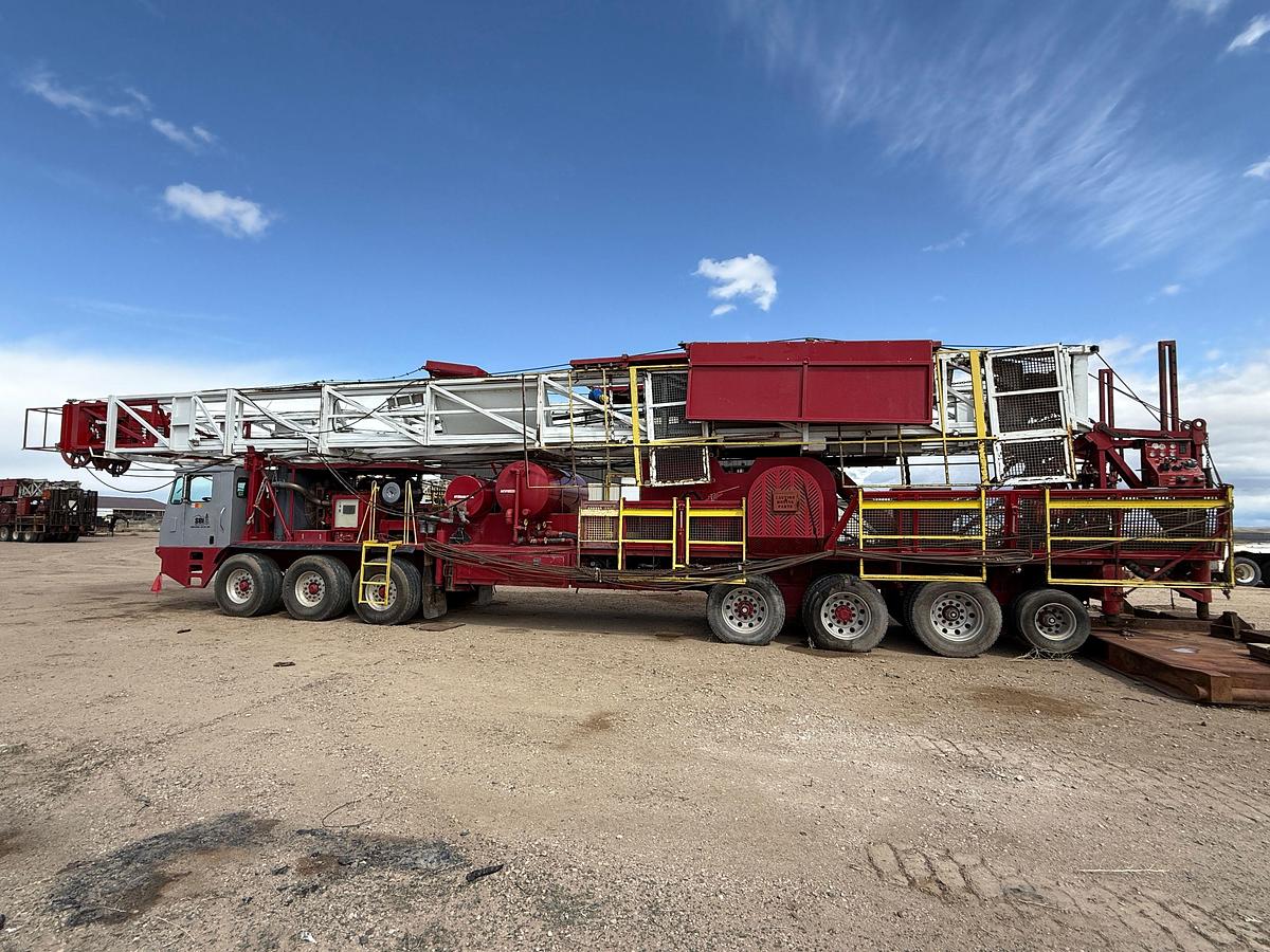 Used 2014 WATSON HOPPER PAY ZONE 550 DD 108’-300K 7-AXLE WELL SERVICE RIG