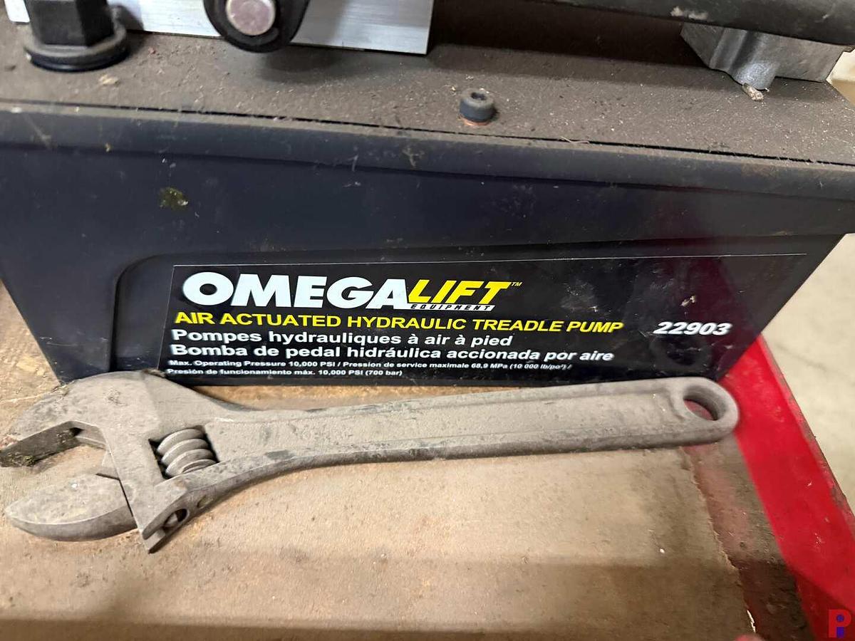 Used (2 X $) VAL-TEX 15K PSI HYDRAULIC LUBRICATOR UNIT W/  DOLLY, (2) OMEGA LIFT TREADLE PUMPS