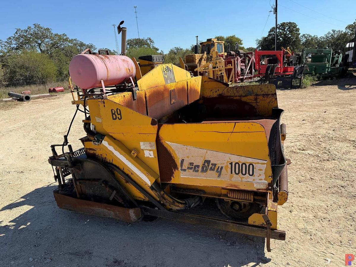 Used LEEBOY 1000 ASPHALT PAVER