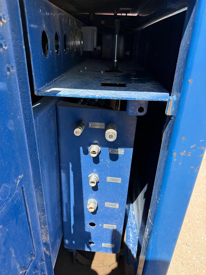 Used SELF CONTAINED 20K WP GREASE INJECTION UNIT COMBO P/B 8.4-KW ISUZU DIESEL GENERATOR