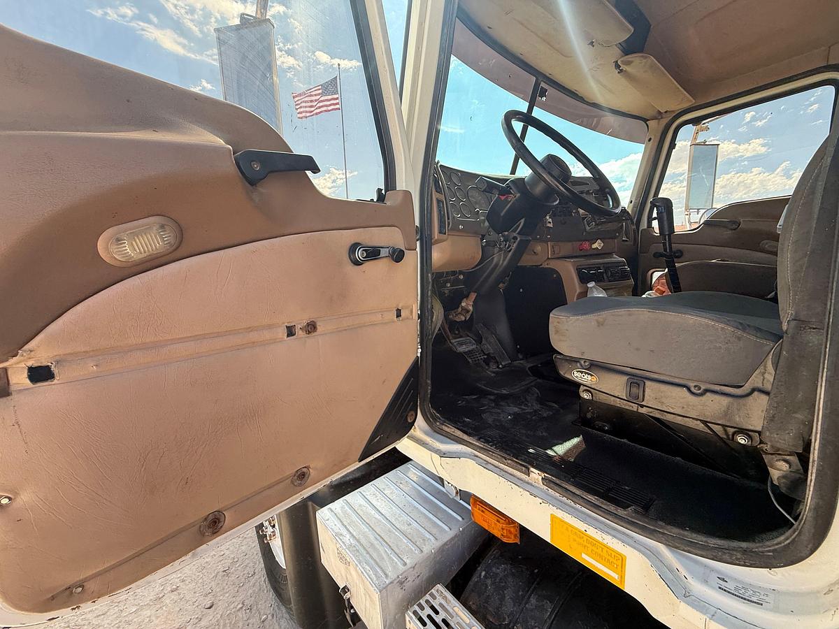 Used 2006 MACK CV713 T/A DAYCAB KILL TRUCK