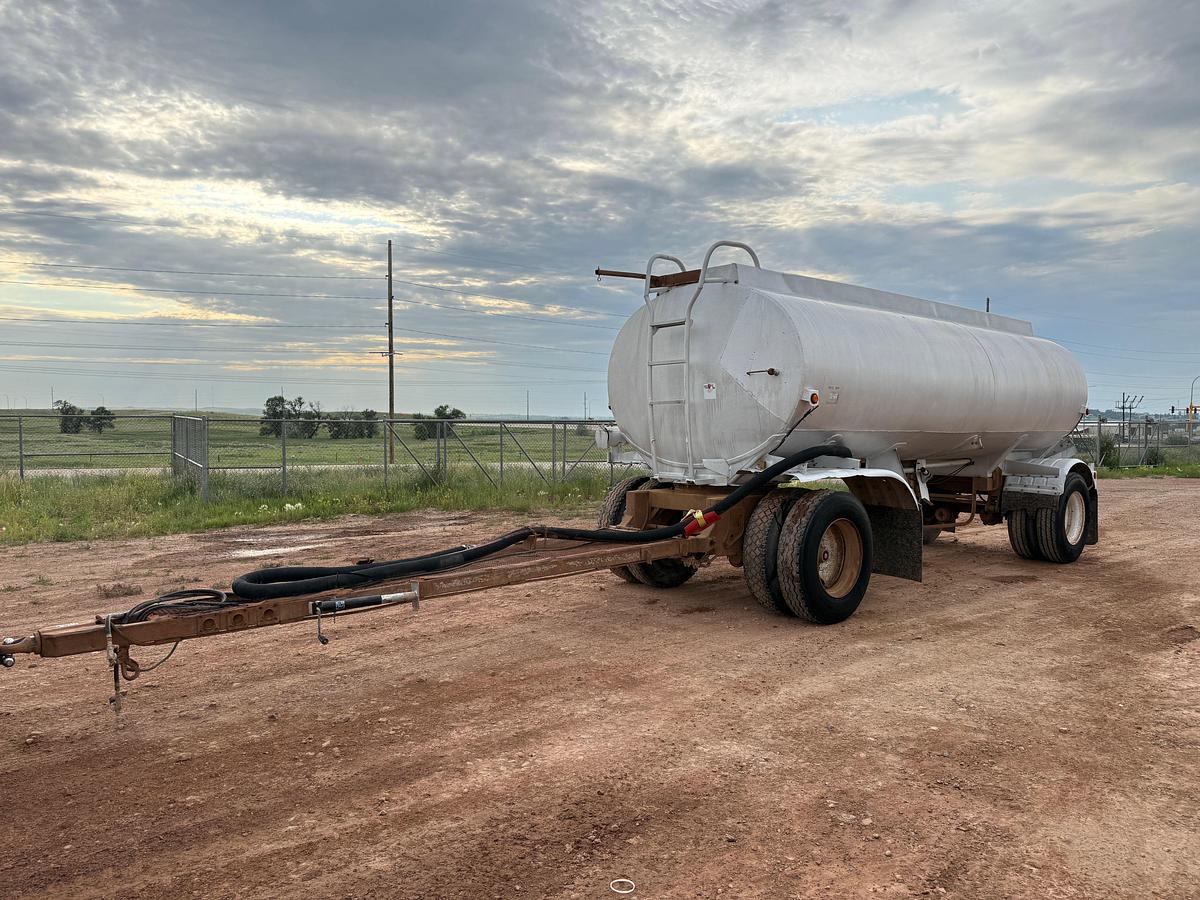 Used 5,250 GALLON ALUMINUM 2-AXLE TANK PUP TRAILER