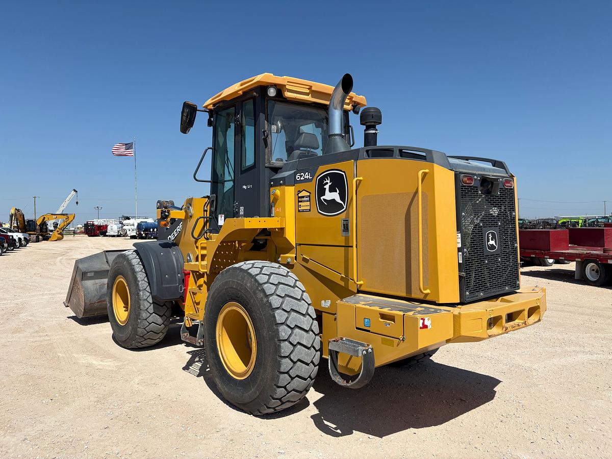 Used 2019 JOHN DEERE 624L WHEEL LOADER