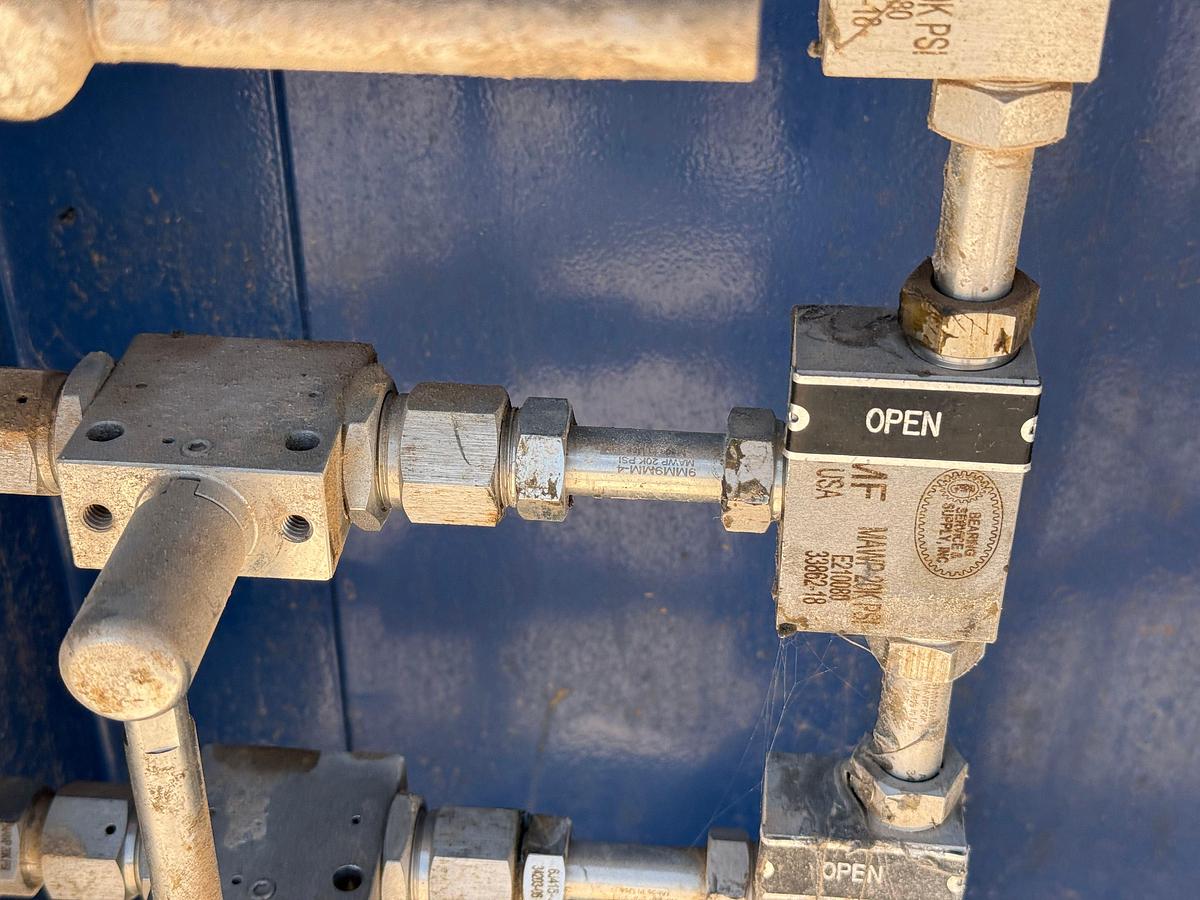 Used SELF CONTAINED 20K WP GREASE INJECTION UNIT COMBO P/B 8.4-KW ISUZU DIESEL GENERATOR