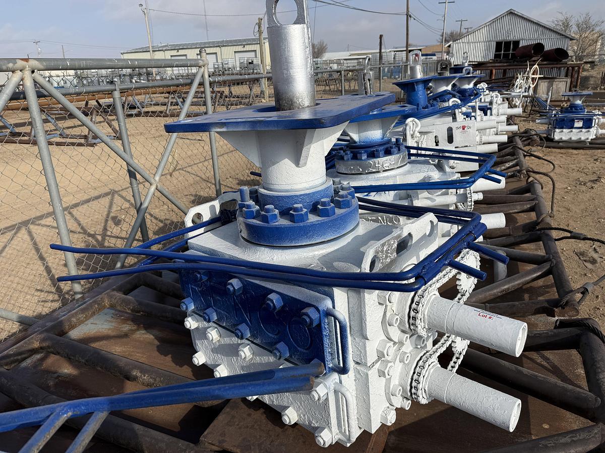 Used 7-1/16 3M 2-3/8 DBL MANUAL BLOWOUT PREVENTER , CHARTED