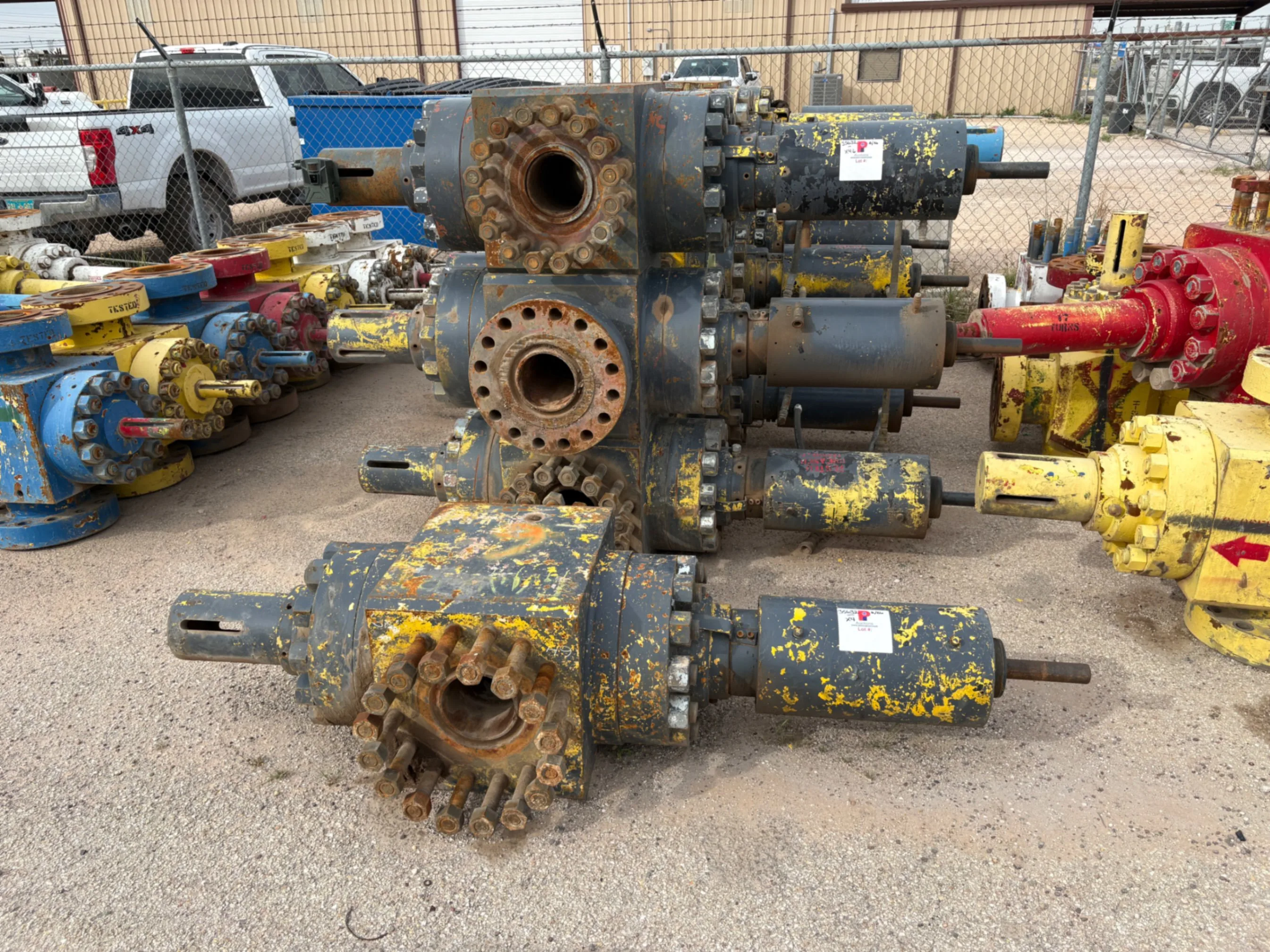 Used (4x$) (4) 7-1/16” 15K hydraulic frac valves
