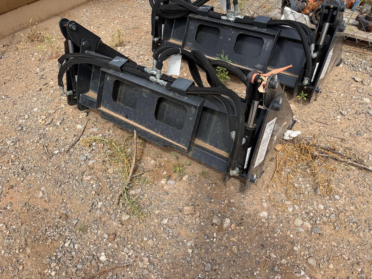 Used Unused 4-Way Mini Skid steer bucket