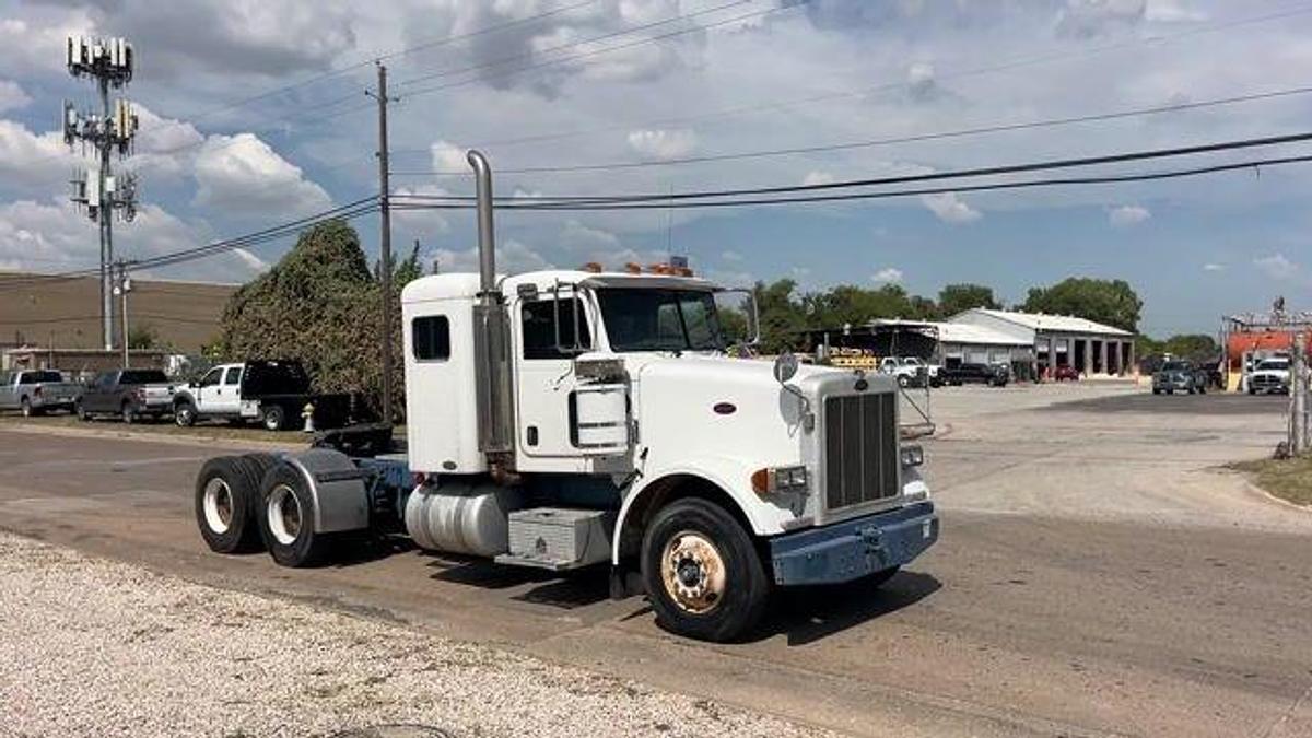 Used 2007 PETERBILT 378 T/A 36” SLEEPER TRUCK