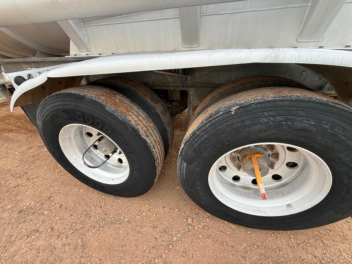 Used 2014 STEPHENS 6,800 GALLON DOT-407 4- AXLE TANK PUP TRAILER