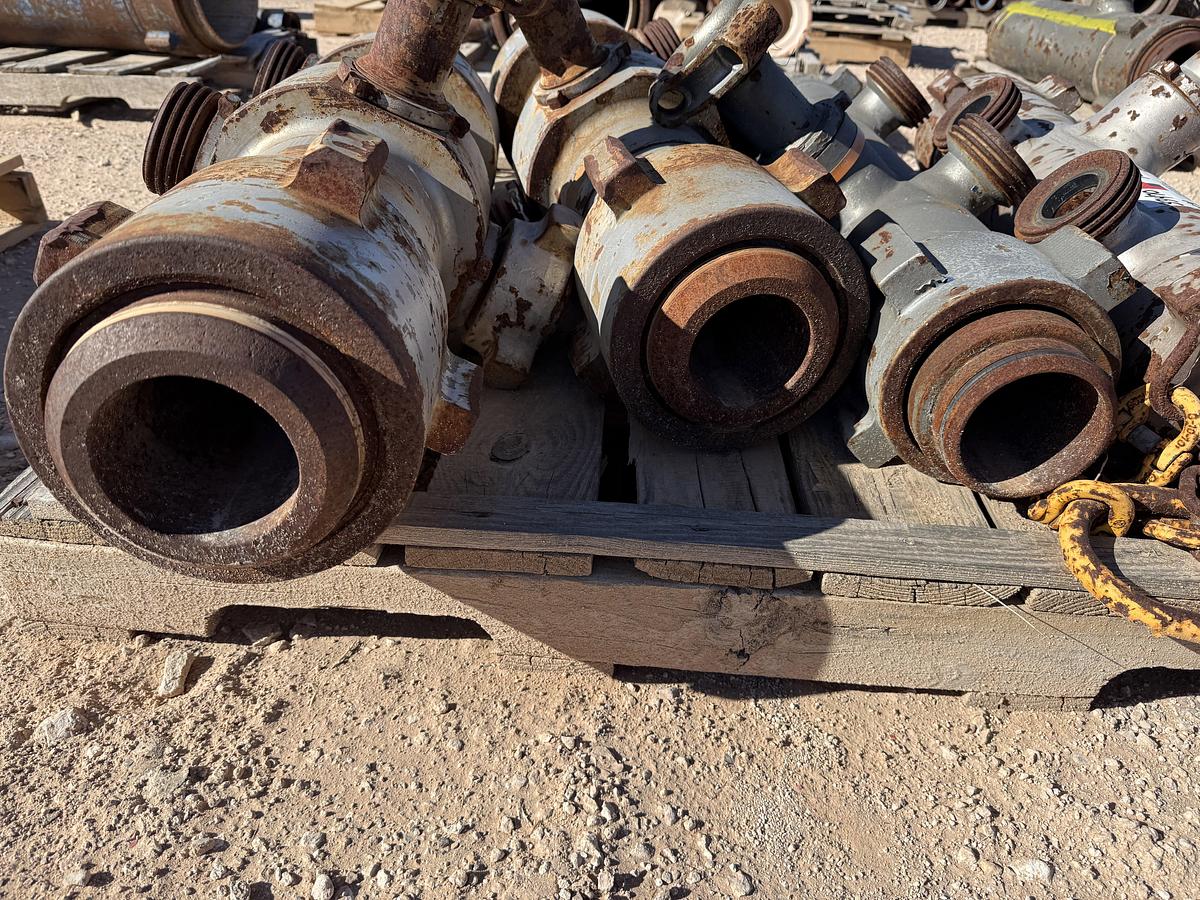 Used (4) MULTI-SIZE SINGLE PLUG CEMENT HEADS