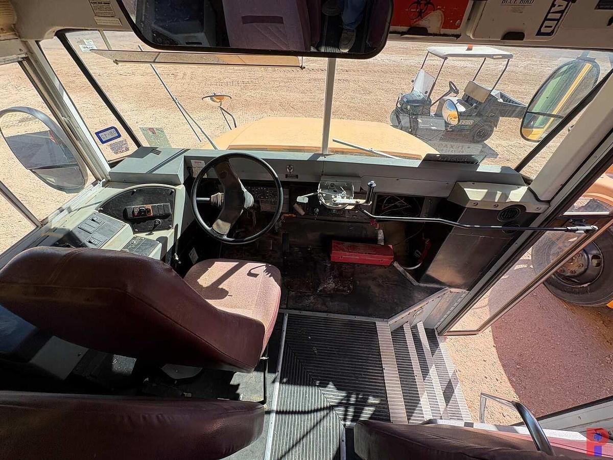 Used 2004 INTERNATIONAL/BLUE BIRD 3800 SCHOOL BUS