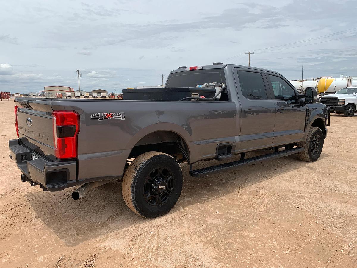 Used 2023 FORD F-250 SUPER DUTY CREW CAB PICKUP TRUCK