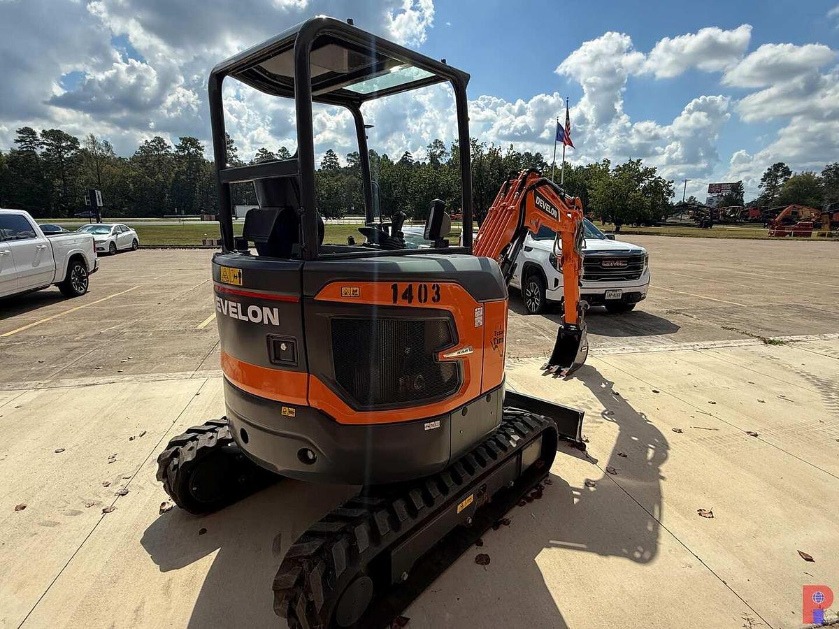 Used (NEW) DEVELON DX27Z-7 COMPACT MINI EXCAVATOR