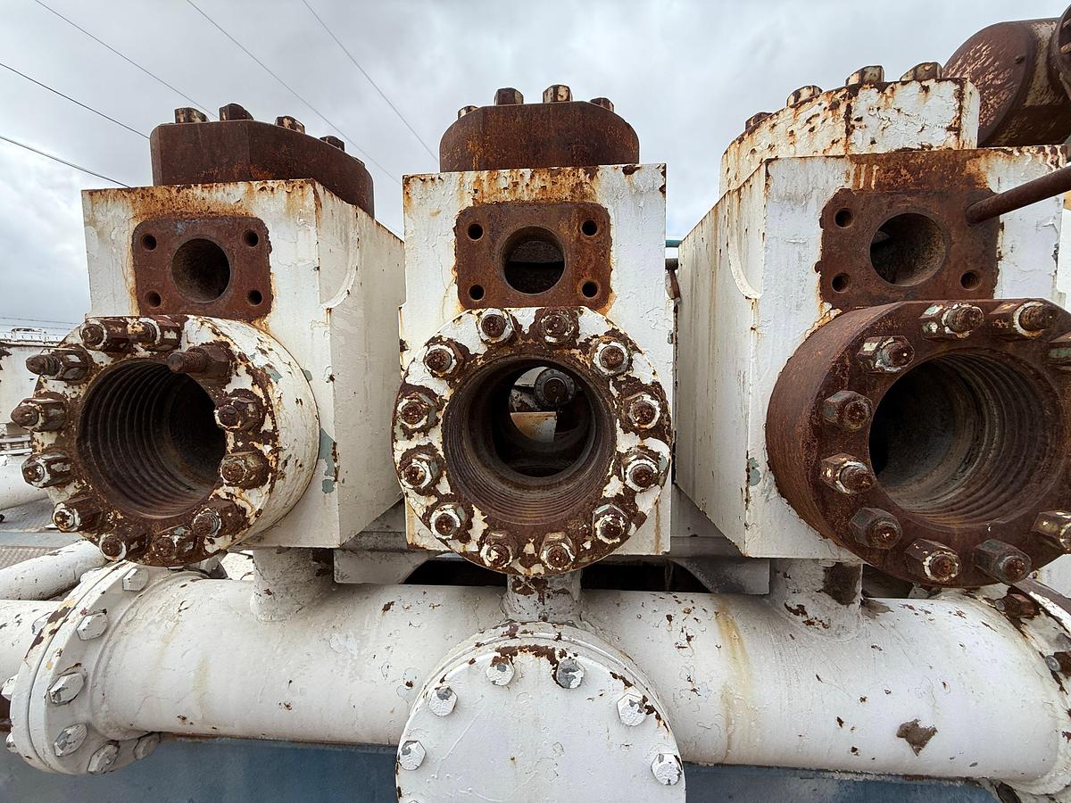 Used 2011 GARDNER DENVER PZ11 TRIPLEX DRILLING MUD PUMP P/B CATERPILLAR 3512, SKIDDED