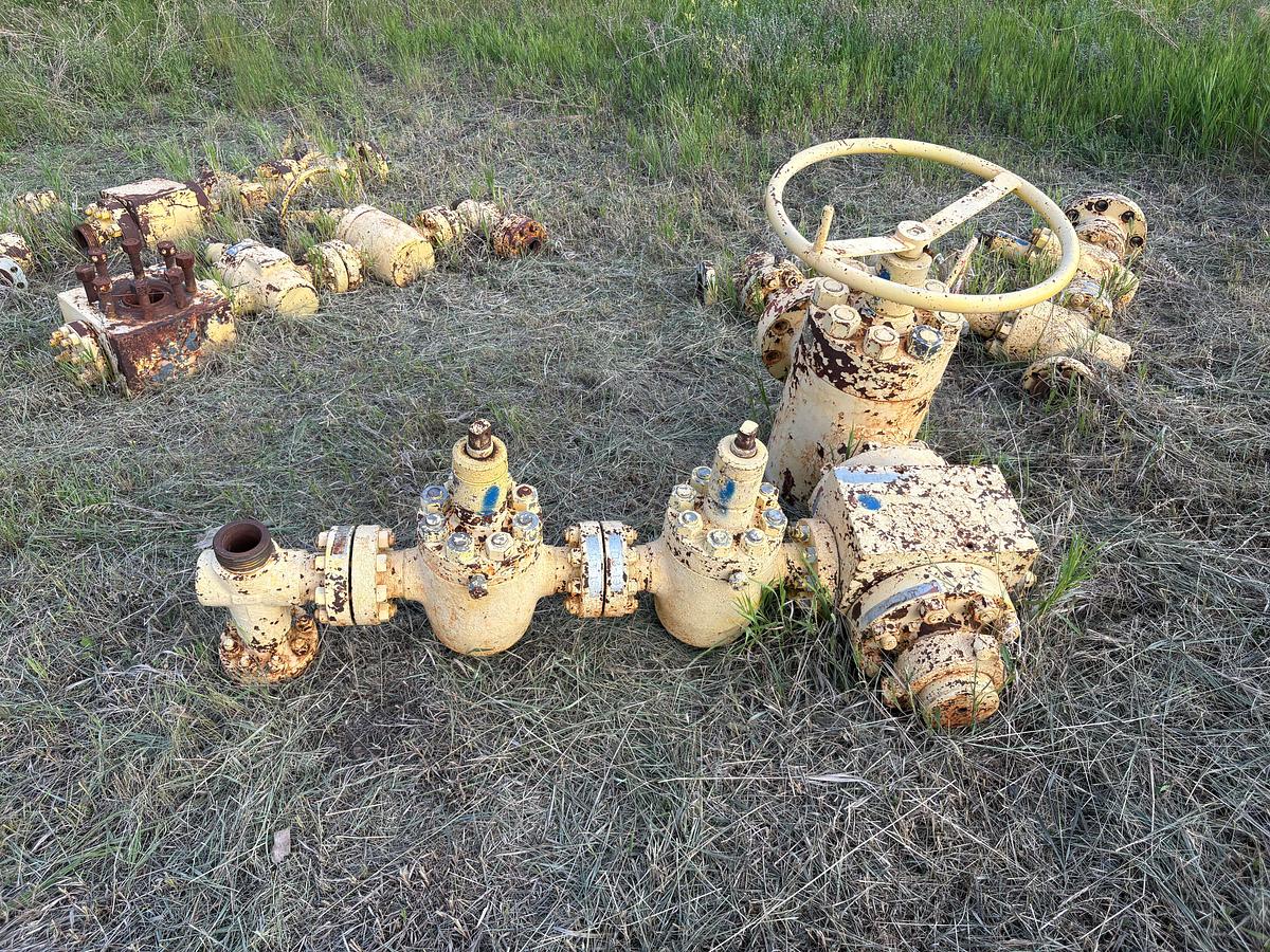 Used (11) 1-13/16” 10k gate valves, (2) 3-1/8” gate valves, & (1) 4-1/16” 10k valve w/ (4) fluid crosses