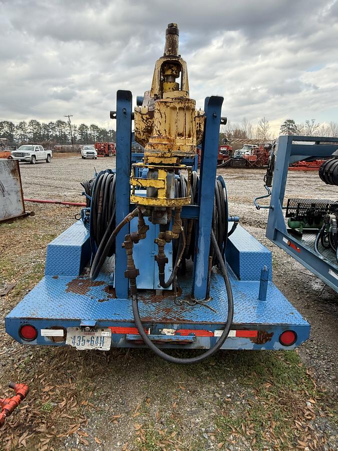 Used BOWEN 2.5 85-TON POWER SWIVEL P/B CATERPILLAR MTD ON T/A GOOSENECK TRAILER