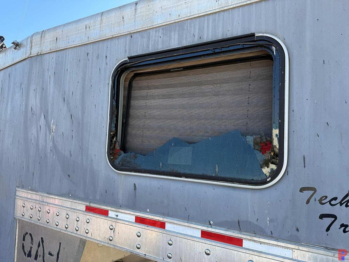 Used 2014 WELCHEL ENTERPRISES 35’ T/A GENERATOR POWERED OFFICE / CARGO TRAILER