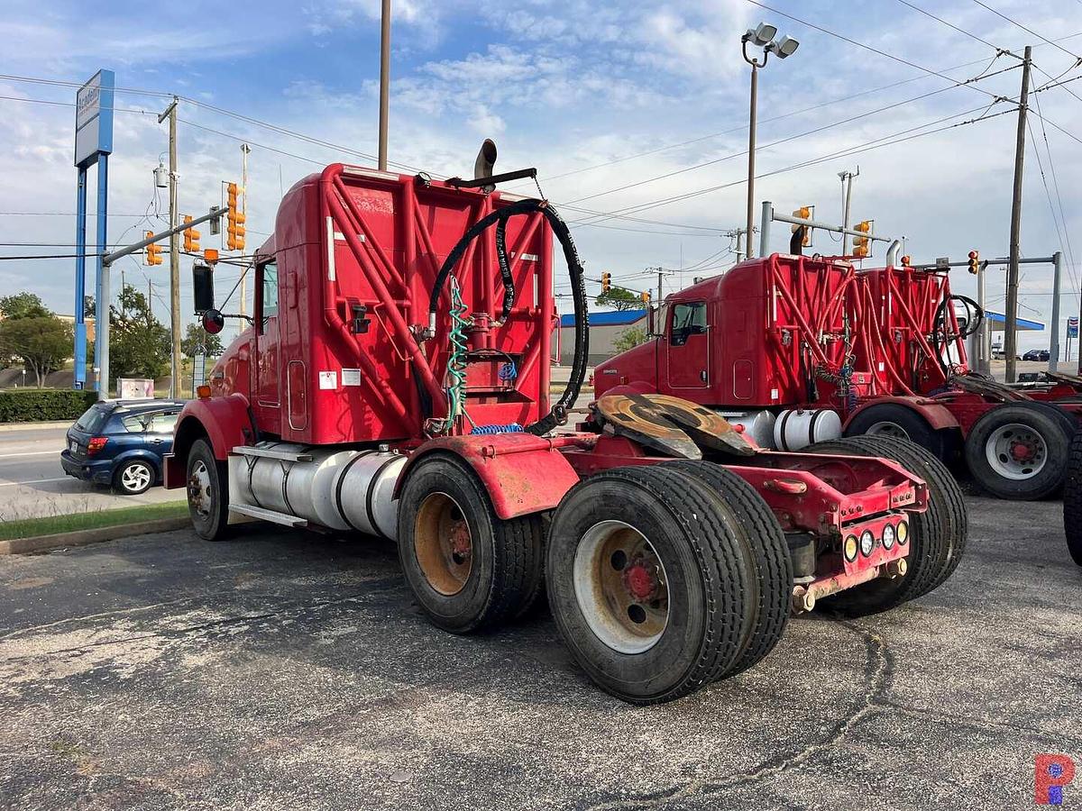 Used 2010 KENWORTH T800 T/A 36” SLEEPER TRUCK