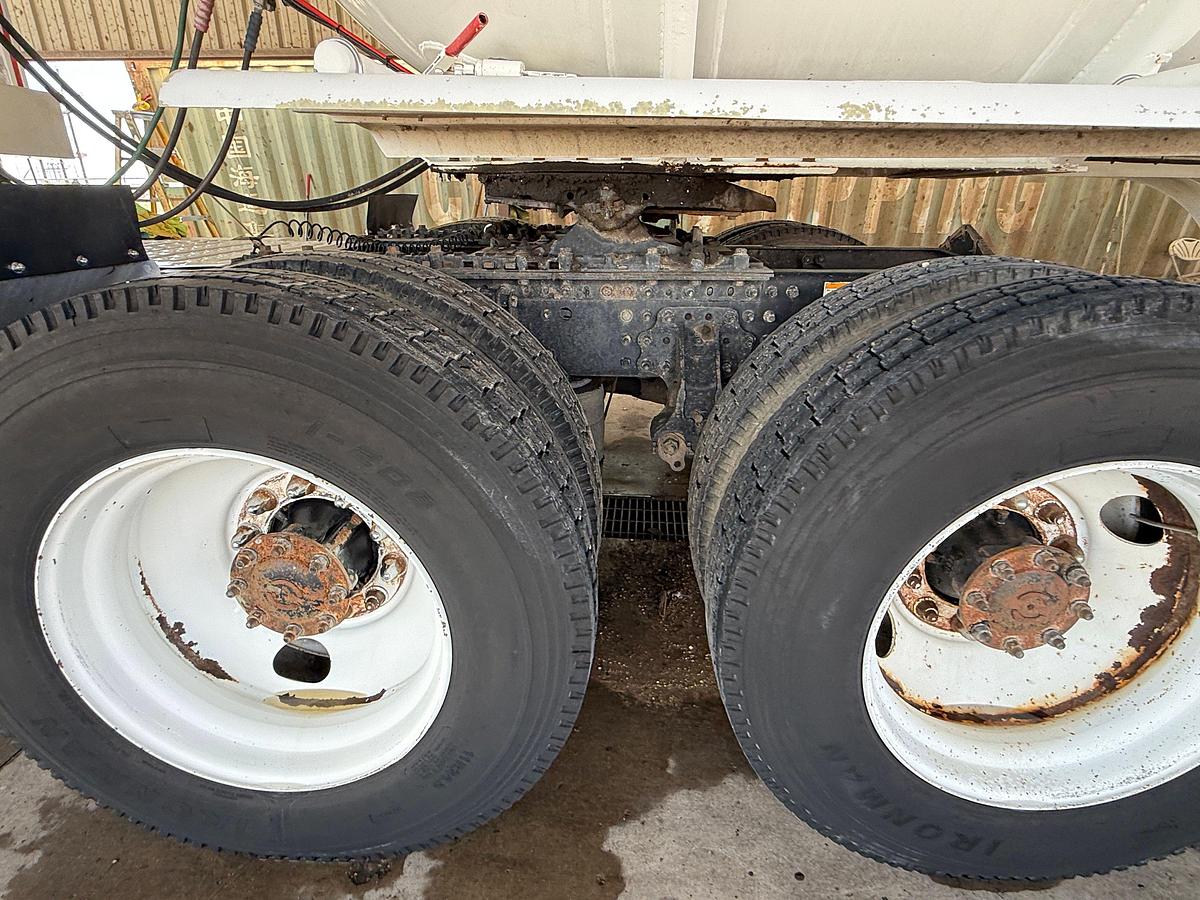 Used 2013 MACK PINNACLE CHU613 T/A DAYCAB TRUCK TRACTOR
