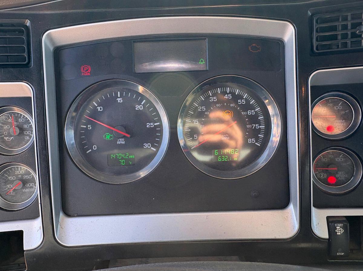 Used 2015 KENWORTH T800 T/A DAYCAB HOT OIL TRUCK