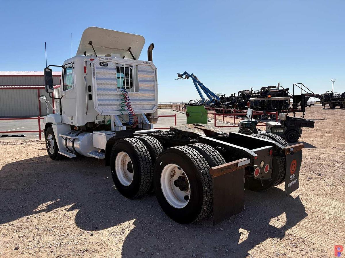 Used FREIGHTLINER CENTURY CLASS T/A DAYCAB HAUL TRUCK