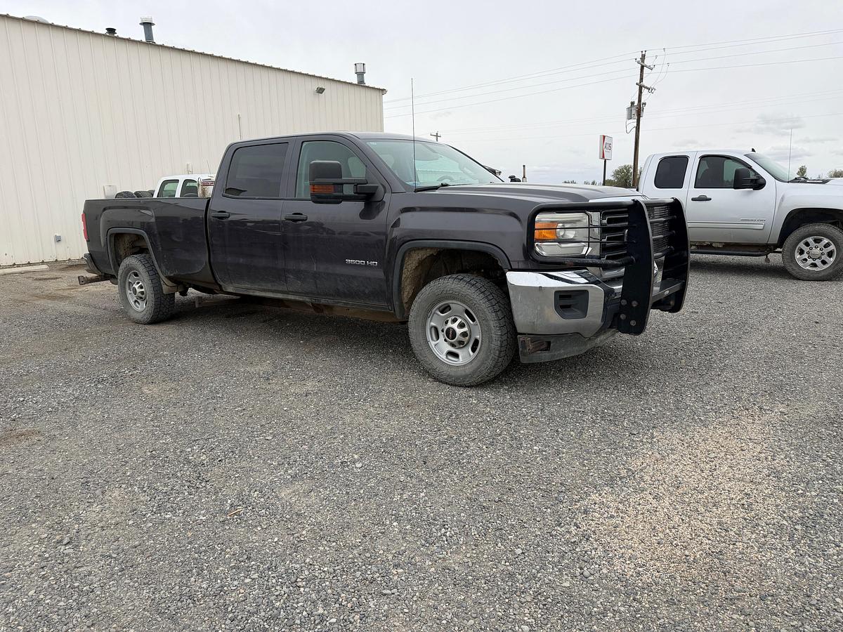 Used 2015 GMC Sierra 3500HD Crew Cab Pickup (gas)