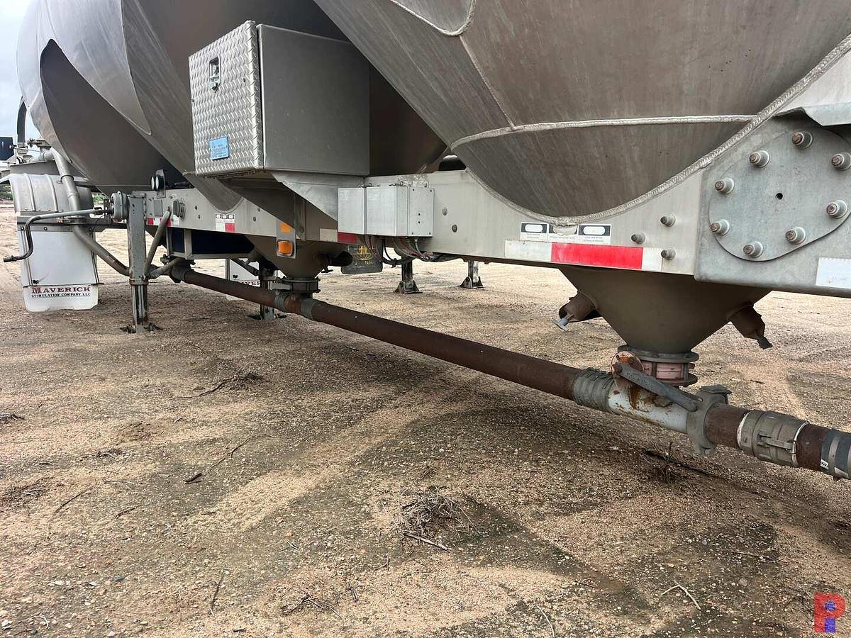 Used 2006 HEIL 1,000 CU. FT. PNEUMATIC BULK TRAILER W/ BLOWER