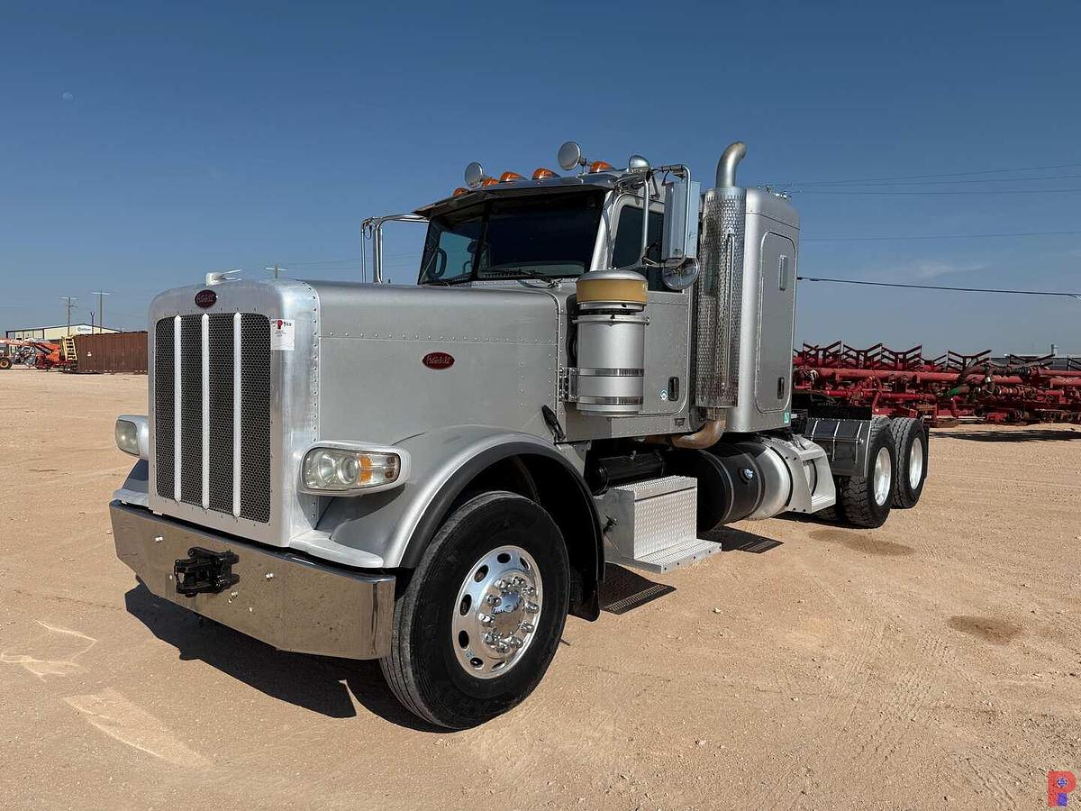 Used 2013 PETERBILT 388 T/A SLEEPER HAUL TRUCK