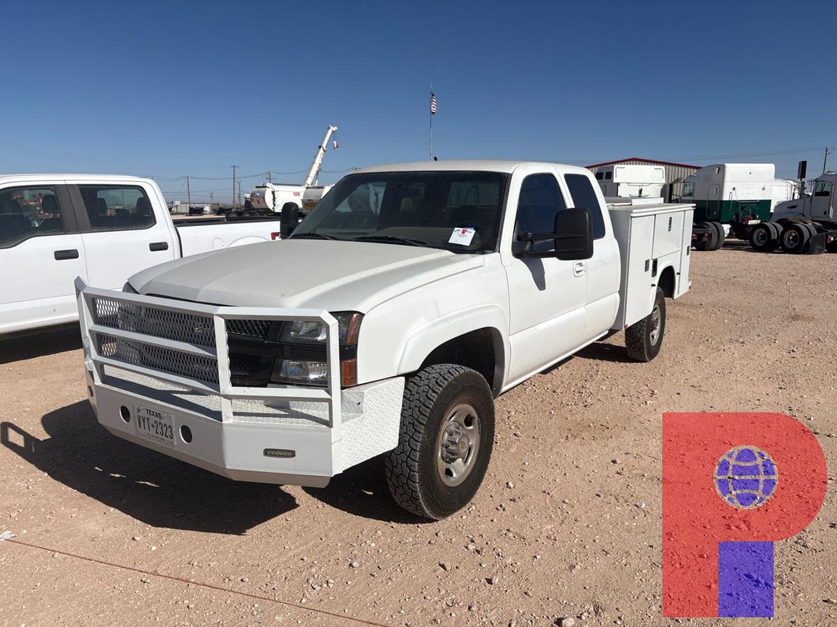 Used 2004 CHEVROLET SILVERADO 2500HD EXTENDED CAB MECHANICS TRUCK