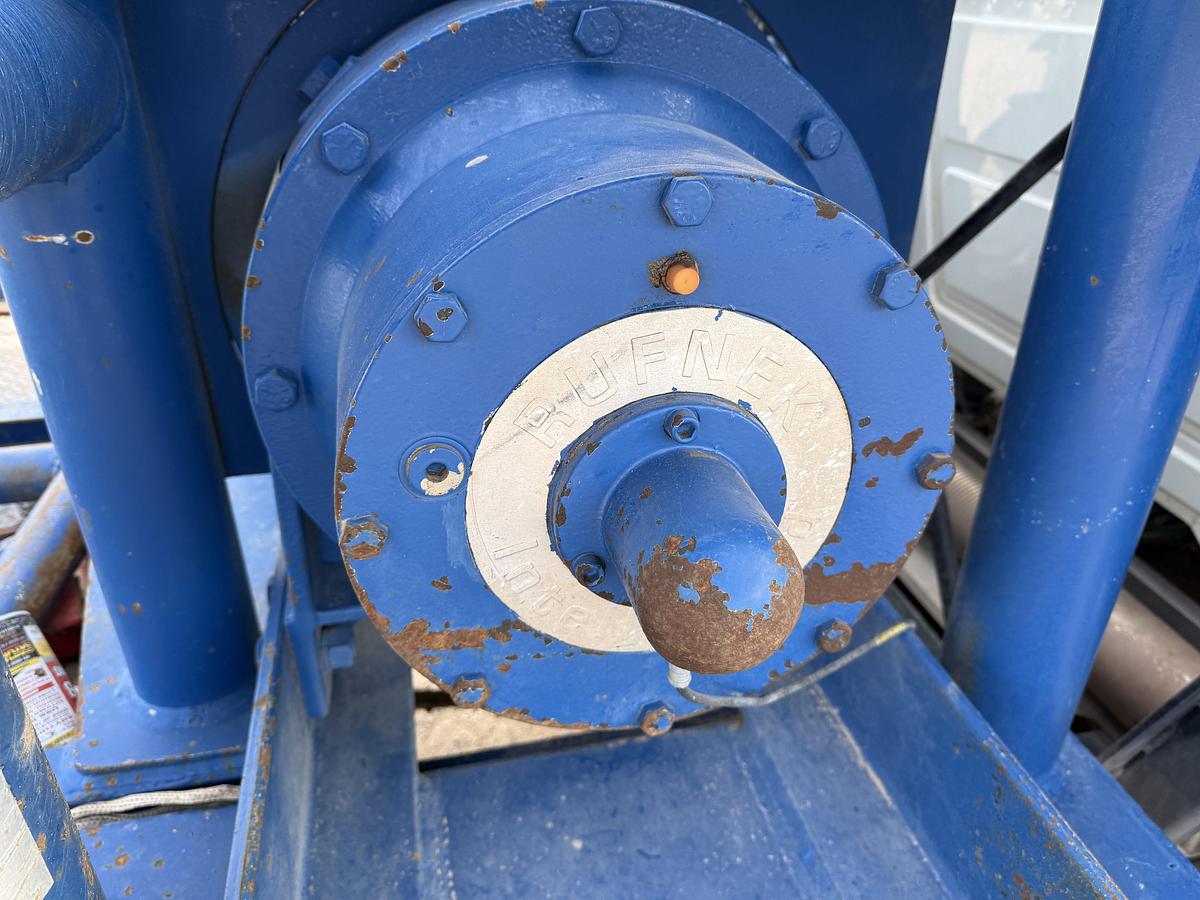 Used 2014 MACK PINNACLE CHU613 T/A 80K HYD. SLICK BACK WINCH TRUCK