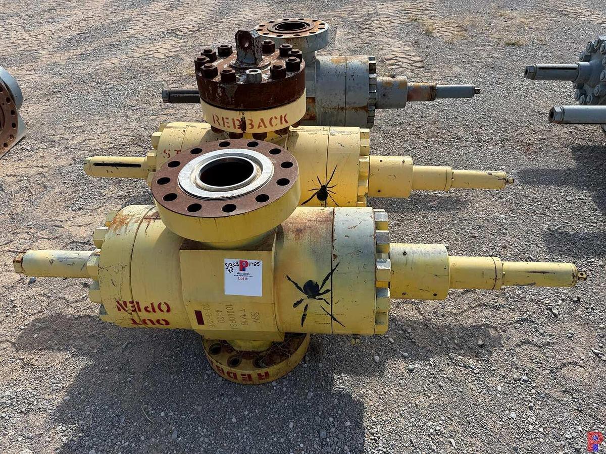 Used (3 X $) SSV 7-1/16” 10K WP MANUAL FRAC VALVES