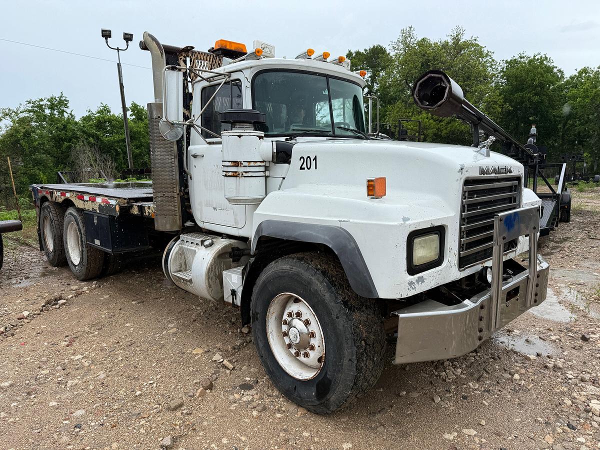 Used 2001 MACK RD688S T/A 45K MECH WINCH TRUCK